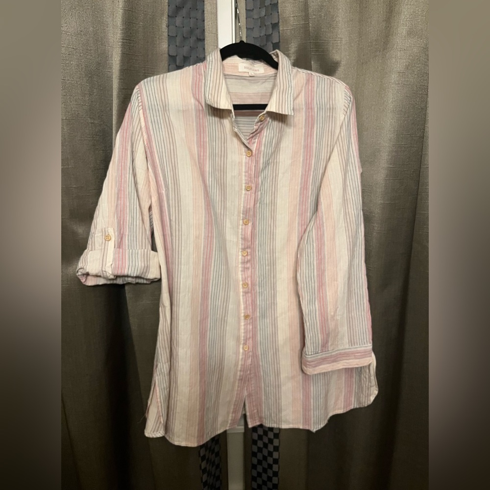 Solitaire button down cotton shirt.  Sz XL.  Very pretty muted neutral colors